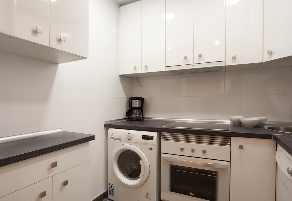 Barnapartments Basic Gracia Barcelona Exteriör bild