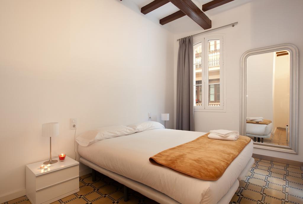 Barnapartments Basic Gracia Barcelona Exteriör bild