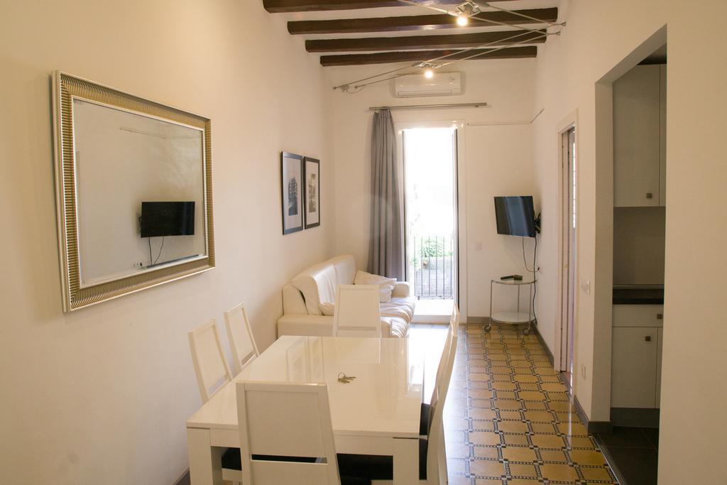 Barnapartments Basic Gracia Barcelona Exteriör bild