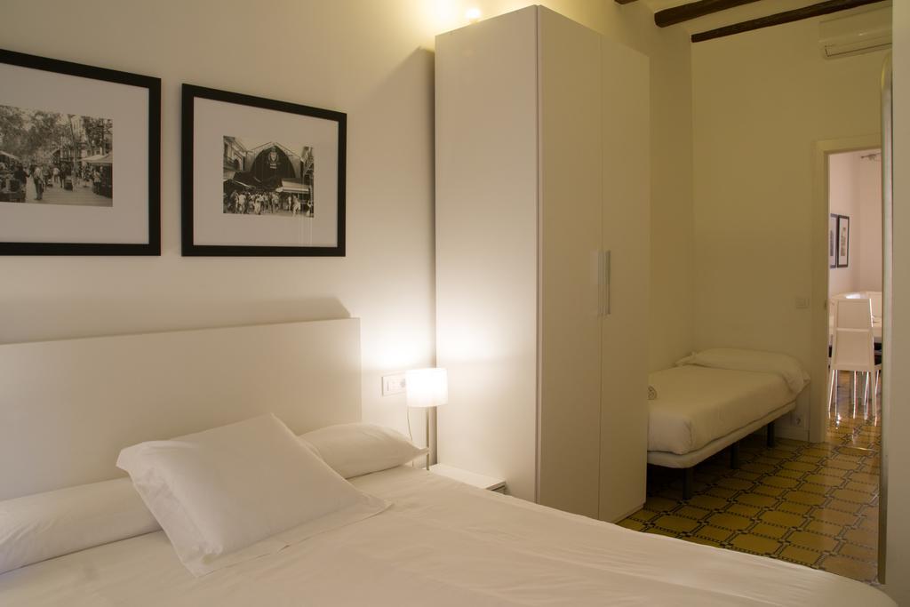 Barnapartments Basic Gracia Barcelona Exteriör bild