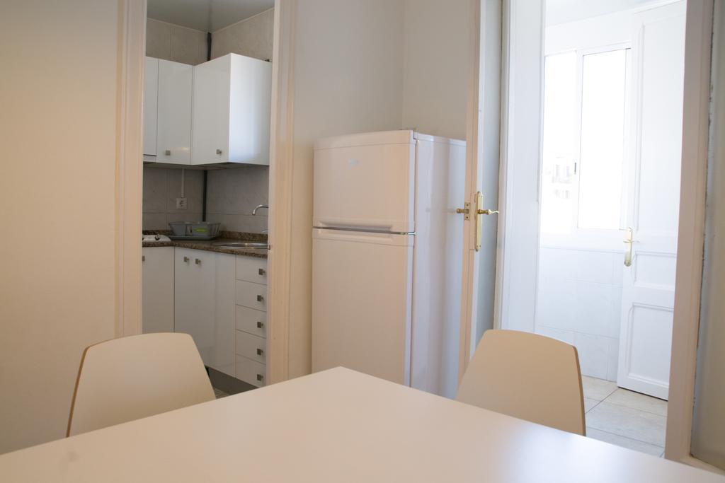 Barnapartments Basic Gracia Barcelona Exteriör bild