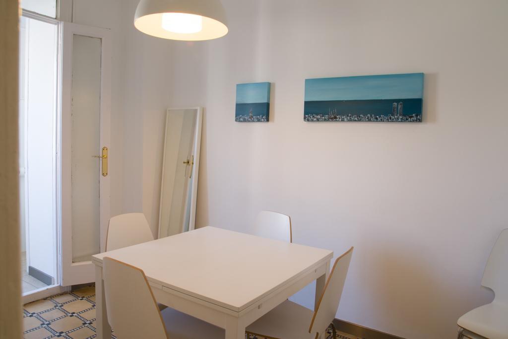 Barnapartments Basic Gracia Barcelona Exteriör bild