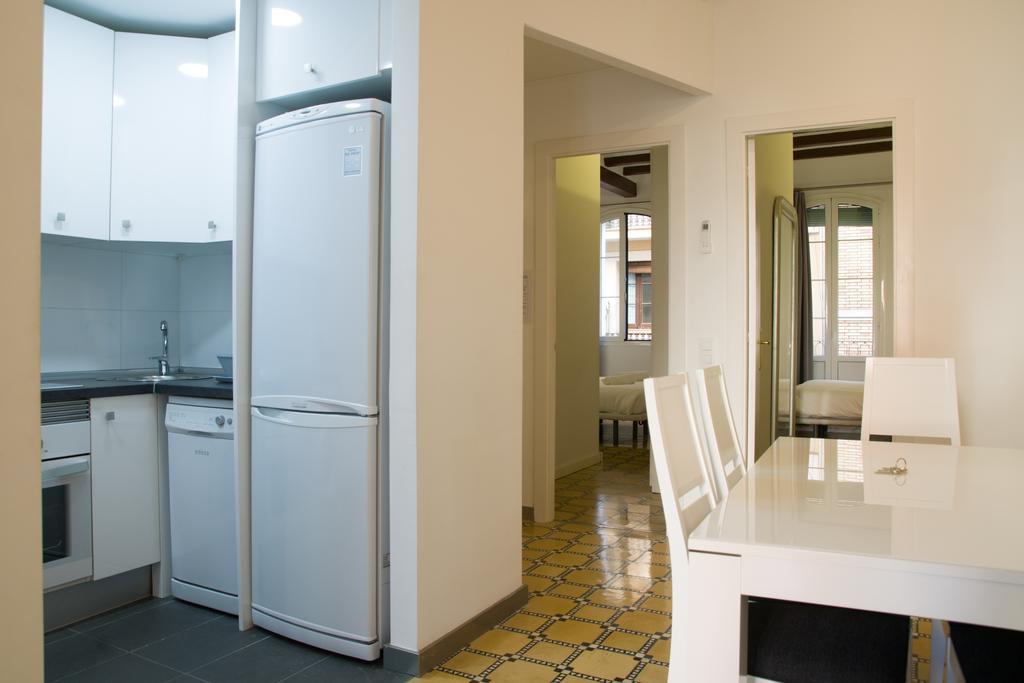 Barnapartments Basic Gracia Barcelona Exteriör bild